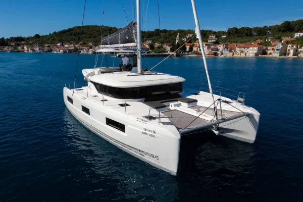 Katamaran mieten Šibenik: Lagoon 46 - Mare Azul