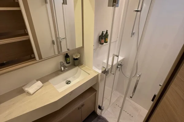 Lagoon 60 - Princess Karla - Duschkabine