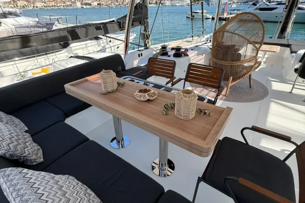 Lagoon 60 - Princess Karla - Flybridge