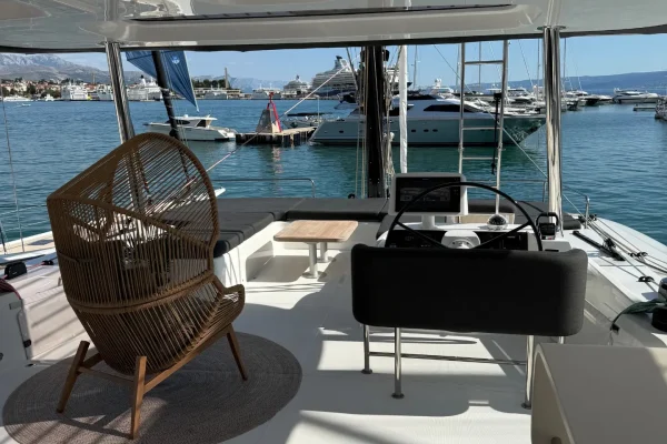 Lagoon 60 - Princess Karla - Steuerstand Flybridge