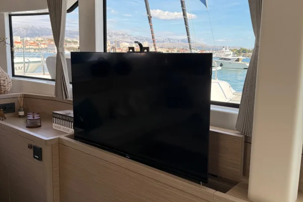 Lagoon 60 - Princess Karla - TV