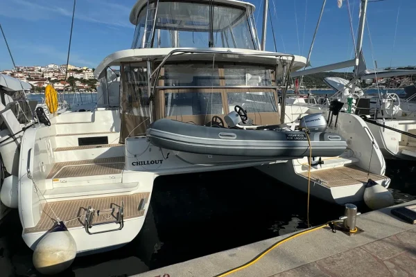 Lagoon 46 - Chill Out