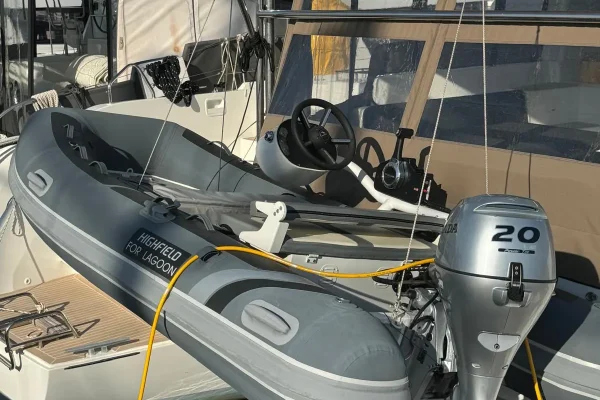 Lagoon 46 - Chill Out