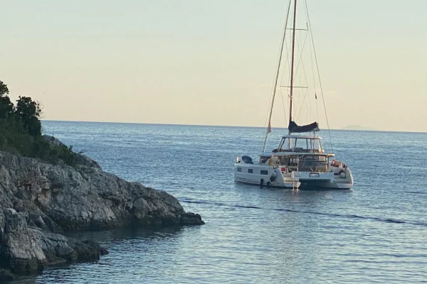 Lagoon 46 - Chill Out