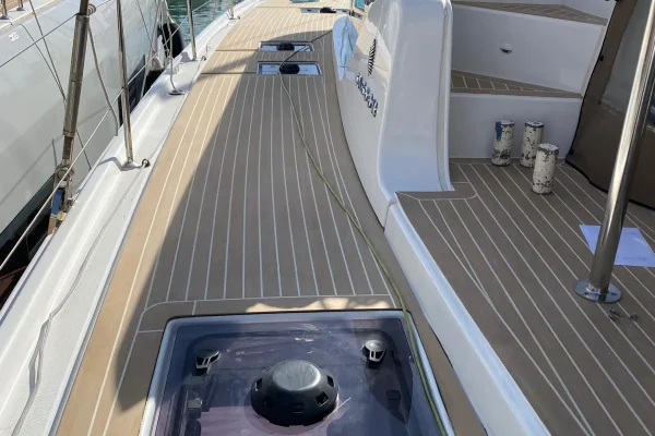 Lagoon 46 - Chill Out