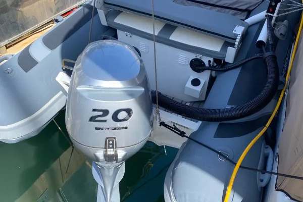 Lagoon 46 - Chill Out