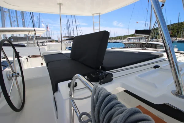 Lagoon 46 - Chill Out