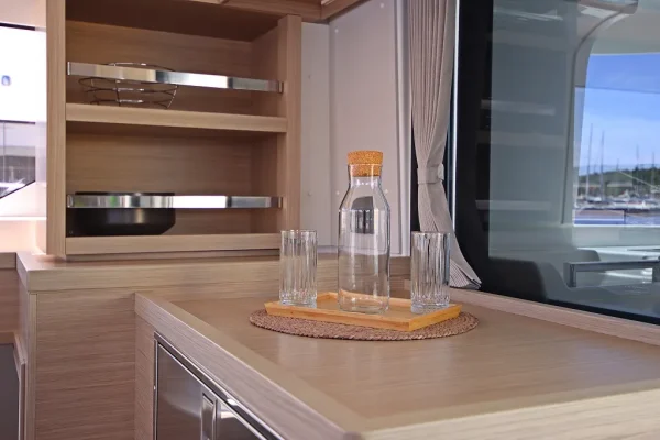 Lagoon 46 - Chill Out