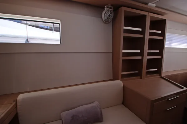 Lagoon 46 - Chill Out