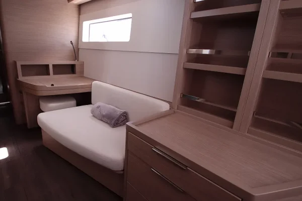 Lagoon 46 - Chill Out