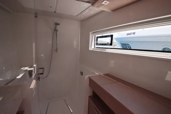 Lagoon 46 - Chill Out