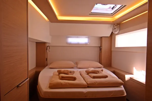 Lagoon 46 - Chill Out