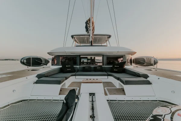 Lagoon 55 - Tri Wing - Bug Sonnenlounge