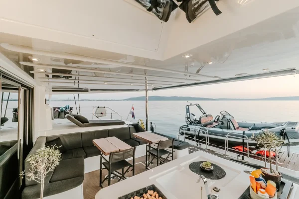 Lagoon 55 - Tri Wing - Deck