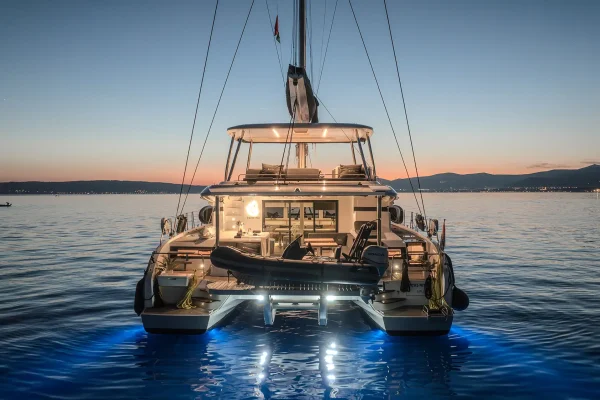 Lagoon 55 - Tri Wing - Sunset