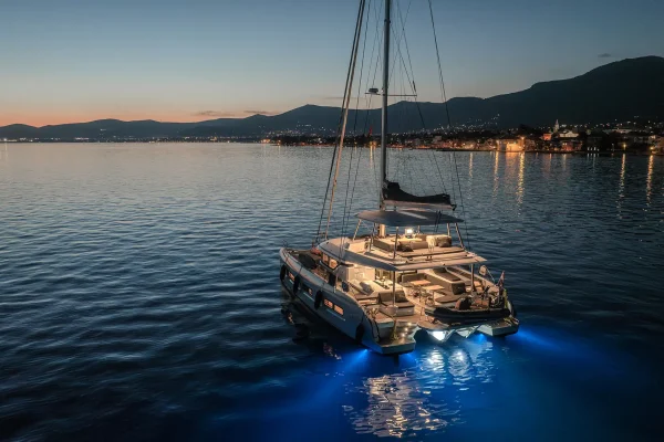 Lagoon 55 - Tri Wing - Sunset