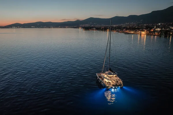 Lagoon 55 - Tri Wing - Sunset