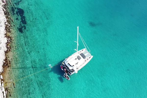 Lagoon 55 - Tri Wing