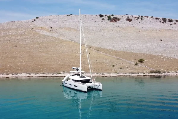 Lagoon 55 - Tri Wing - Aussenansicht