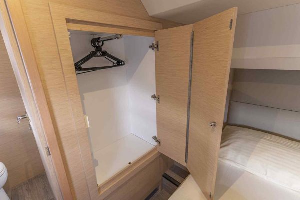 Motorkatamaran Chartern Kroatien