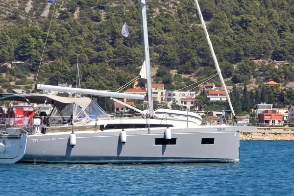 Oceanis 34.1 - Loy