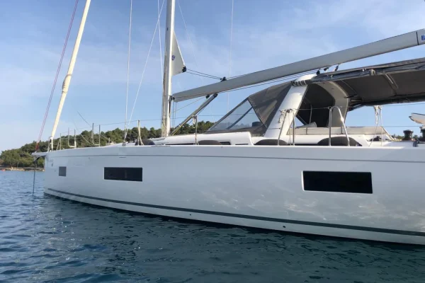 Oceanis Yacht 54 - White Bird