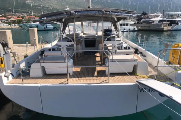Oceanis Yacht 54 - White Bird