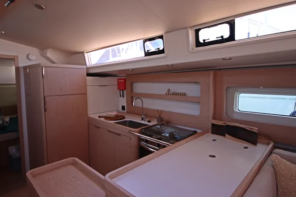 Oceanis Yacht 54 - White Bird