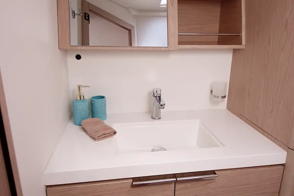 Oceanis Yacht 54 - White Bird