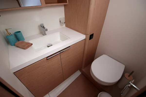 Oceanis Yacht 54 - White Bird