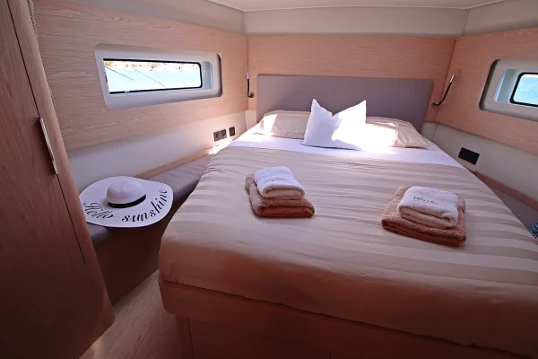 Oceanis Yacht 54 - White Bird