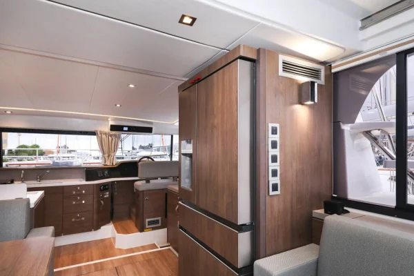 Power Cat Bali 4.3 MY Adventure Trogir