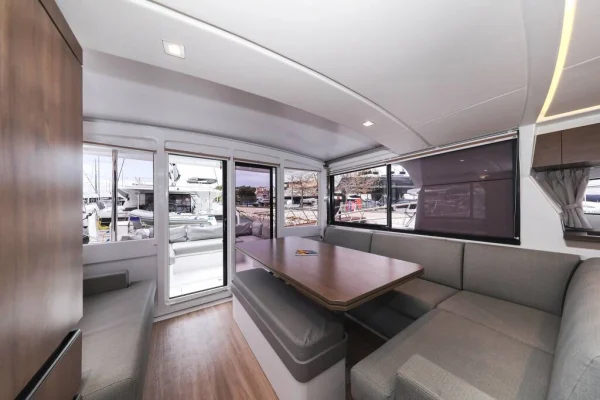 Power Cat Bali 4.3 MY Adventure Trogir