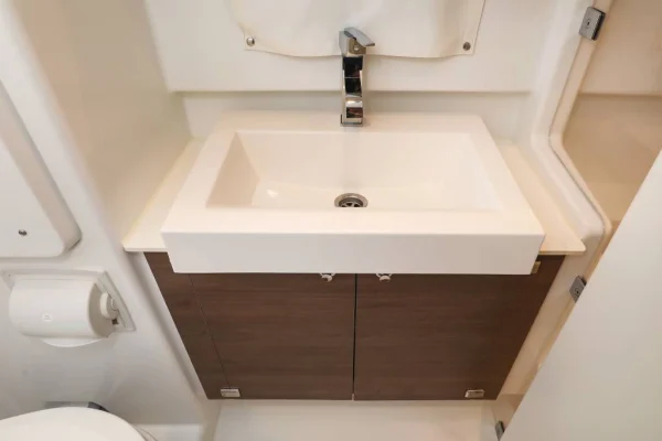 Power Cat Bali 4.3 MY Adventure Trogir