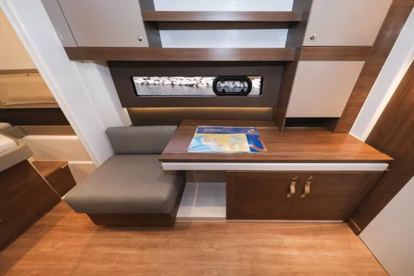 Power Cat Bali 4.3 MY Adventure Trogir