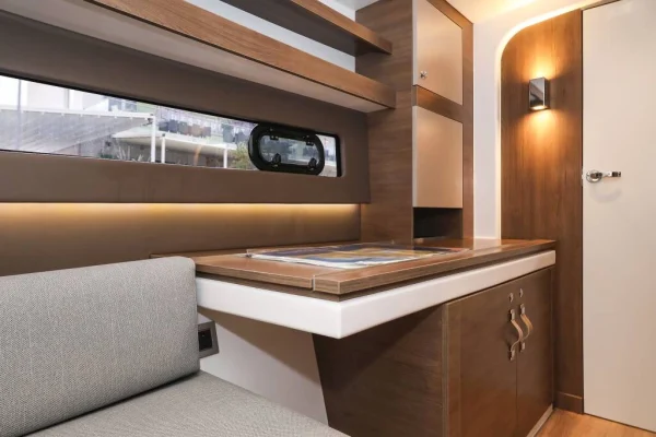 Power Cat Bali 4.3 MY Adventure Trogir