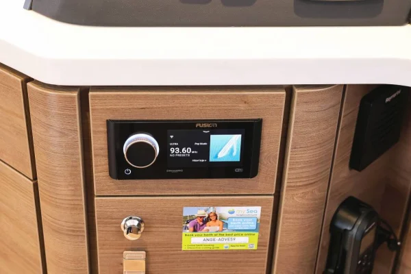 Power Cat Bali 4.3 MY Adventure Trogir