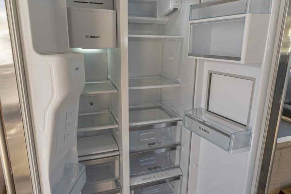 Motorkatamaran Chartern Kroatien