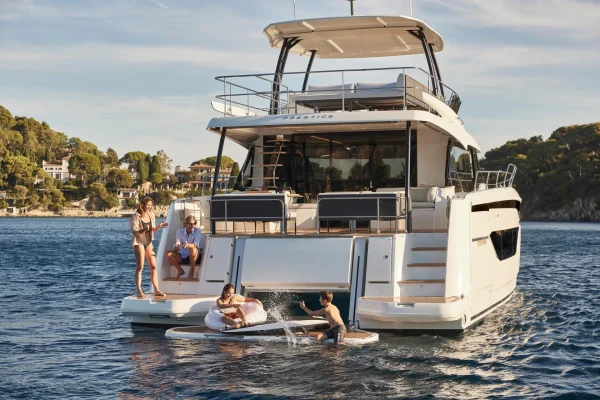 Luxus Powerkatamaran in Split: Prestige M48 - Dolce far niente