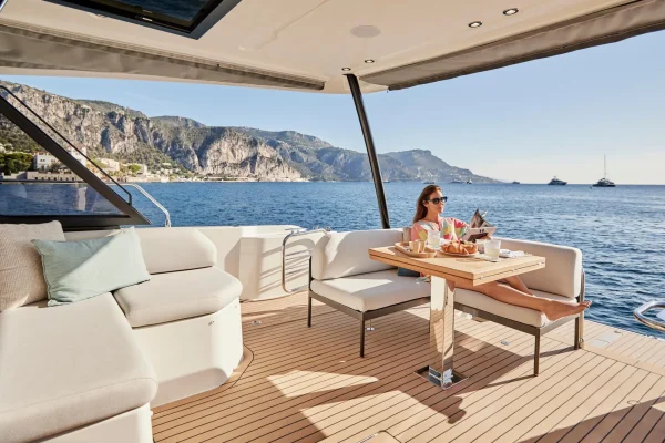 Luxus Powerkatamaran in Split: Prestige M48 - Dolce far niente