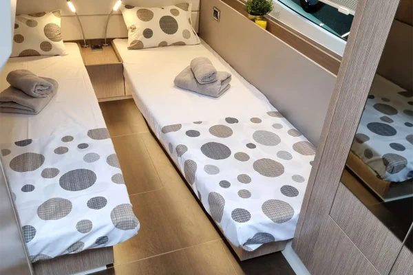 Sealine C390 - Tireless