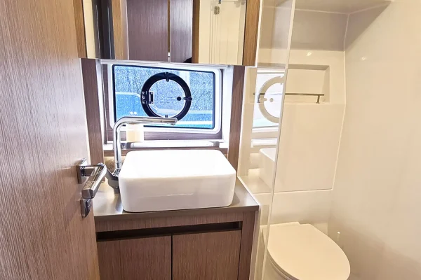 Sealine C390 - Tireless