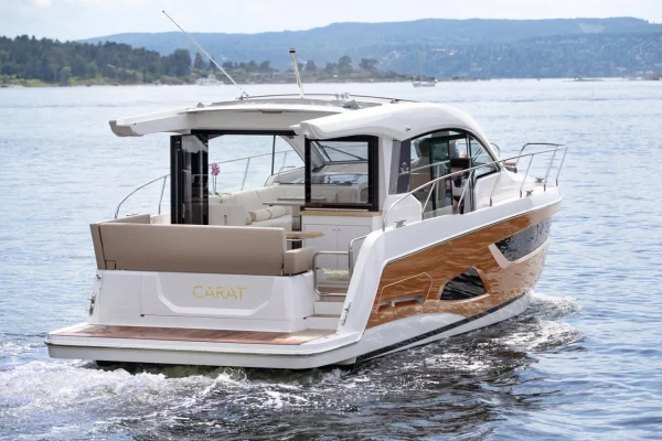 Luxus in Kastela: Sealine C390 - Tireless