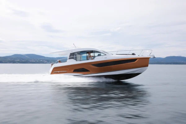 Luxus in Kastela: Sealine C390 - Tireless