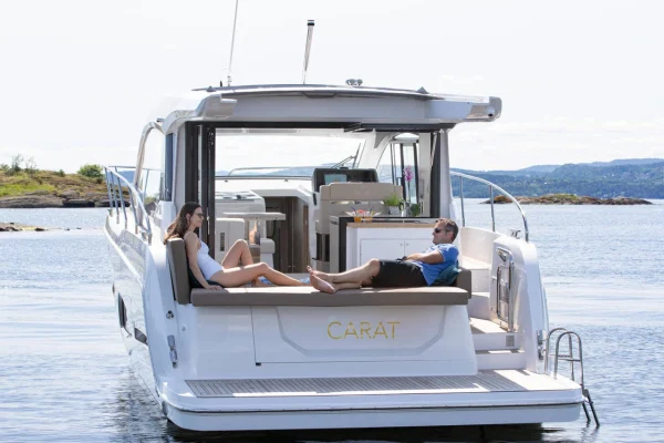 Luxus in Kastela: Sealine C390 - Tireless