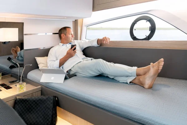 Sealine F430 - Tireless Too