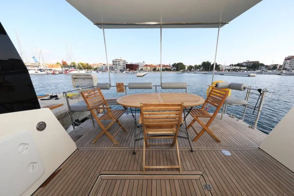 Motoryacht mieten: Seamaster 45 - Iggy