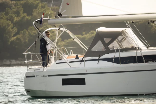 Segelboot Vermietung - Bavaria C38 - Aura