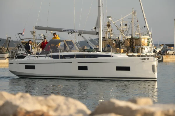 Segelboot Vermietung - Bavaria C38 - Aura