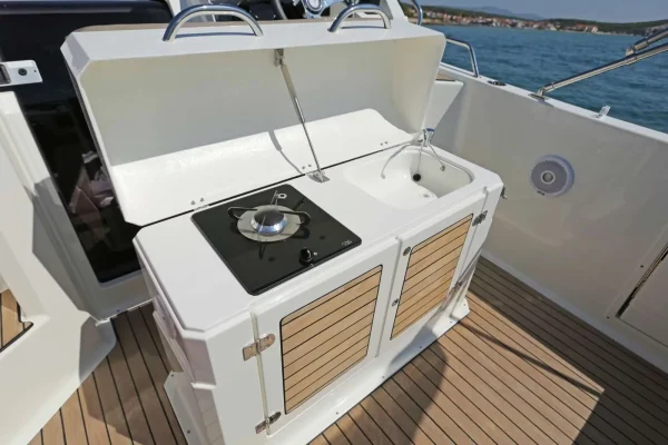 Boot in Tribunj mieten - Atlantic 750 Sun Cruiser